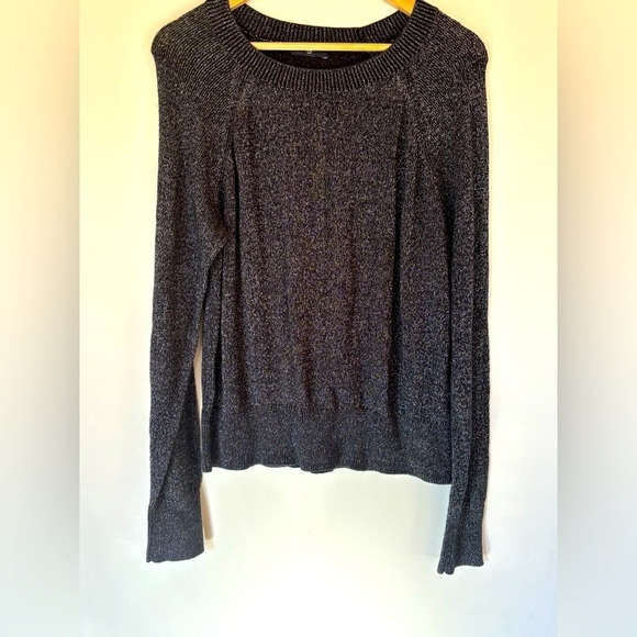 GAP- Black/Silver pullover Crewneck L/XL - Picture 1 of 4